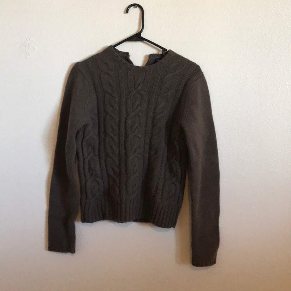 Gap sweater